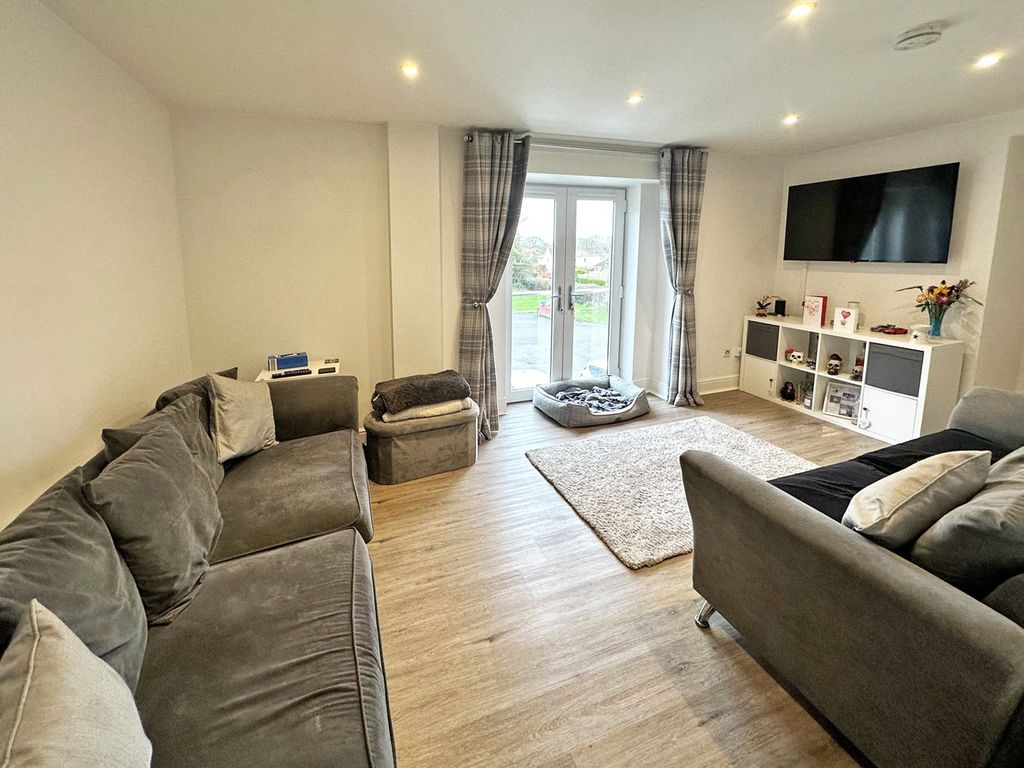 Property photo 2 of 10 Picture 2