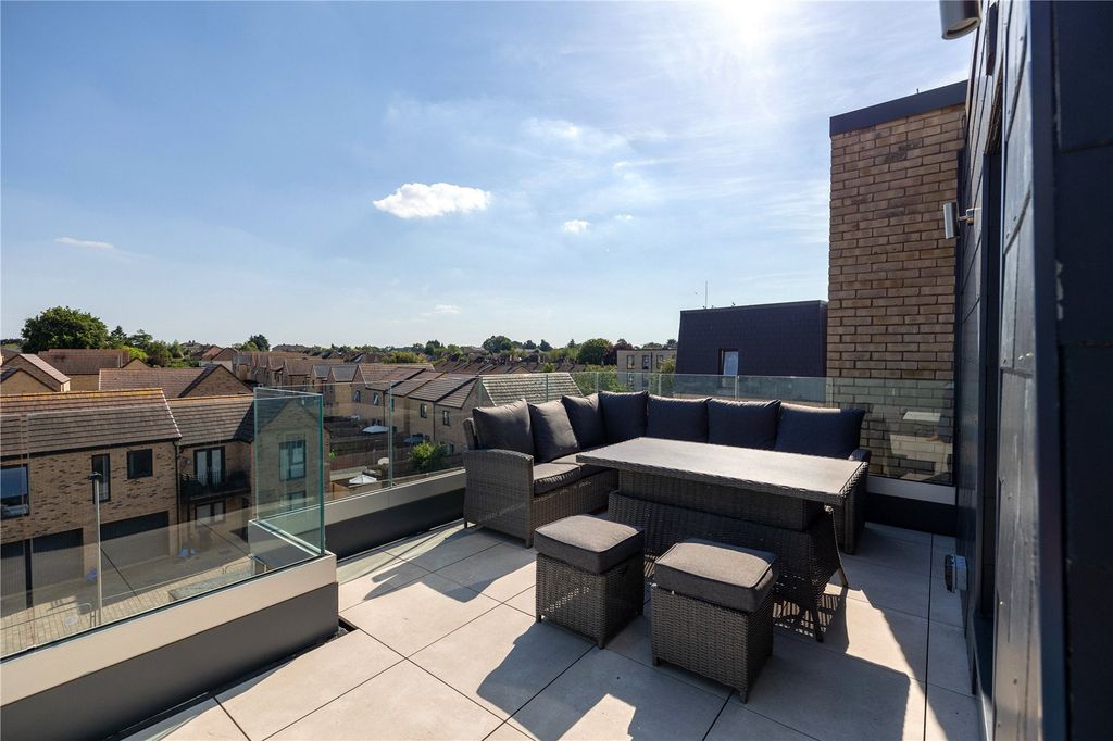 Property photo 1 of 17 Mulberry Park