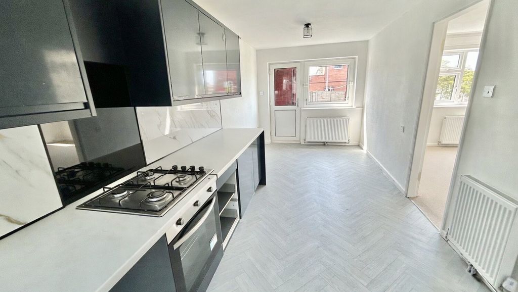 Property photo 2 of 18 Img_3674