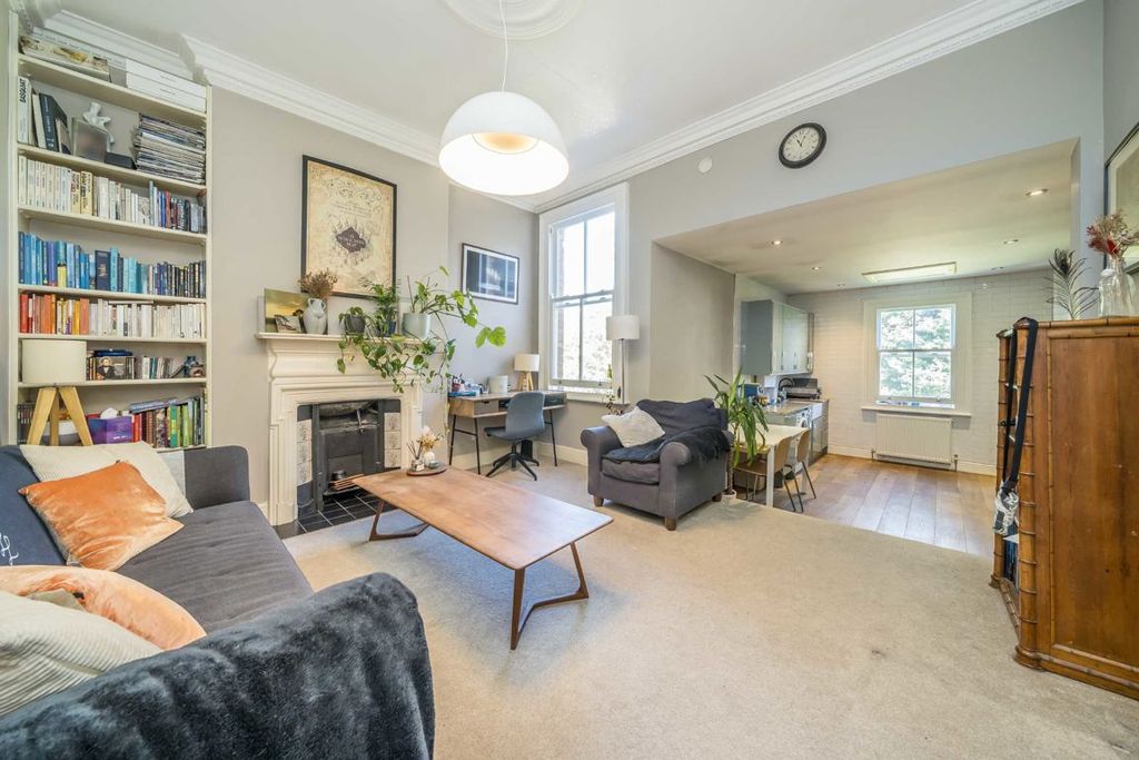 Property photo 2 of 8