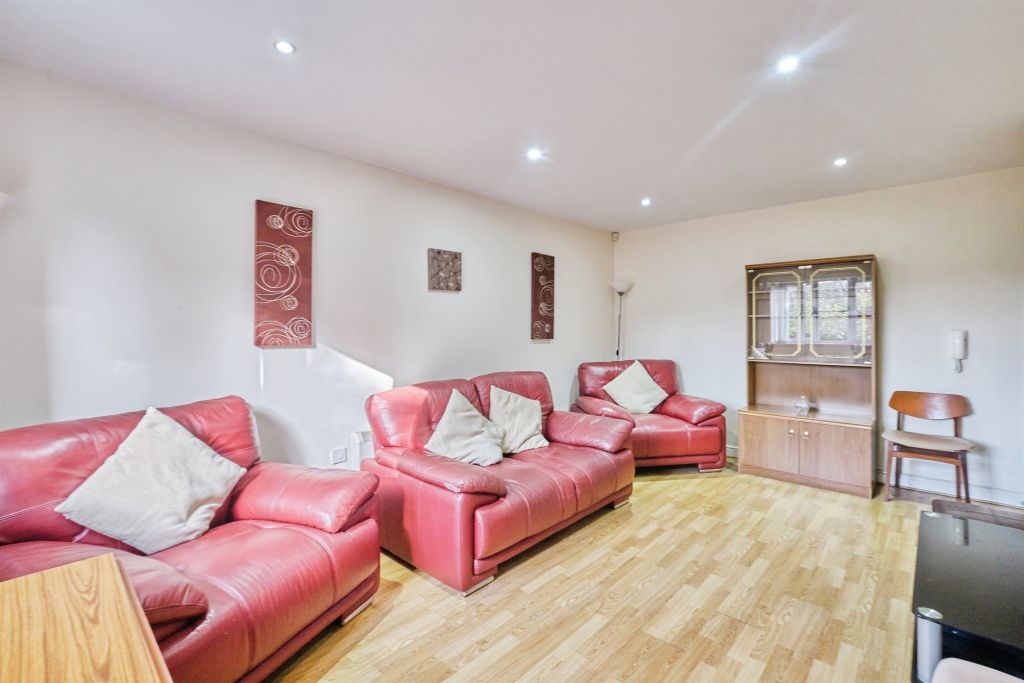 Property photo 2 of 18