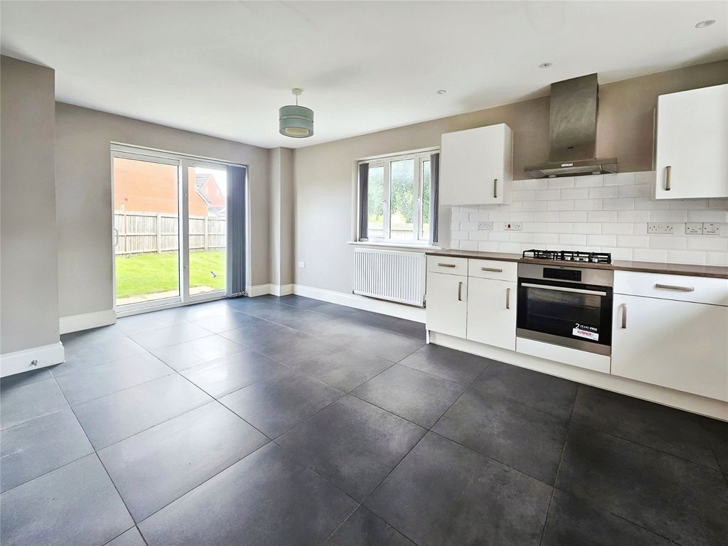 Property photo 2 of 15 Kitchen