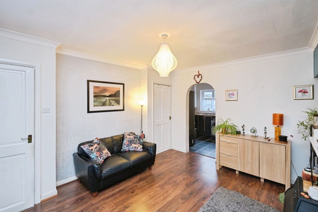 Property photo 3 of 12