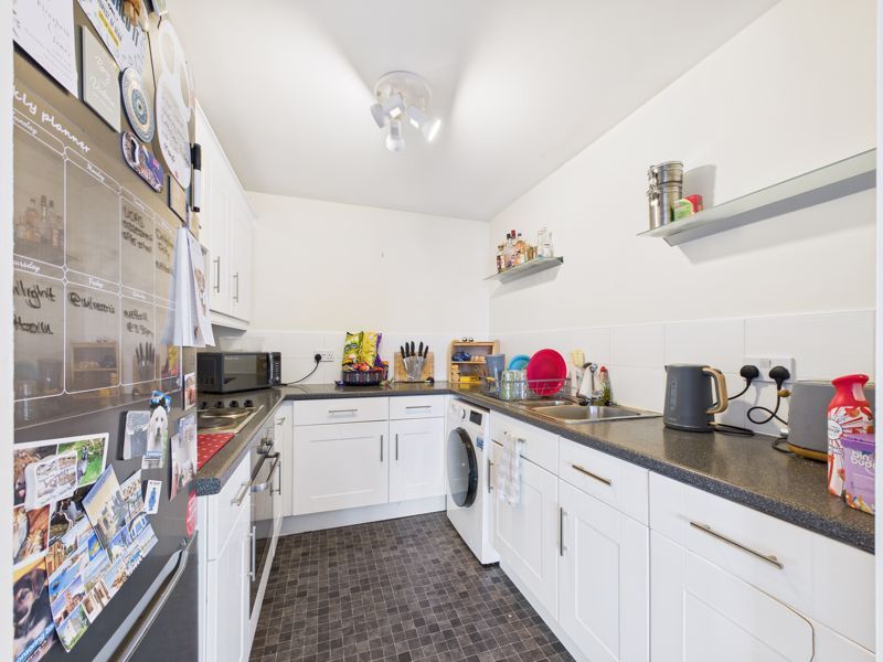 Property photo 3 of 6 Kitchen