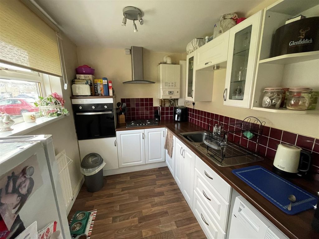 Property photo 3 of 7 Kitchen.Jpg