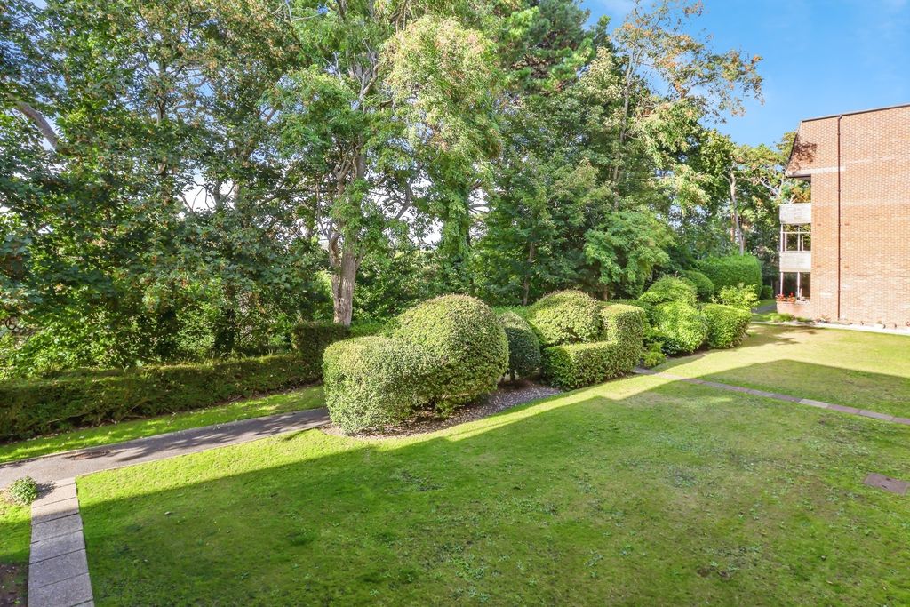 Property photo 2 of 16 Photo
