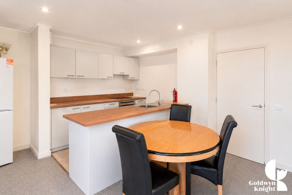 Property photo 3 of 15 Kitchen3