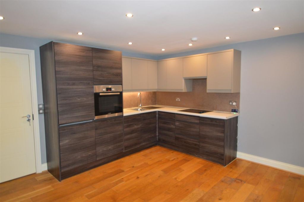 Property photo 2 of 7 Kitchen.Jpg