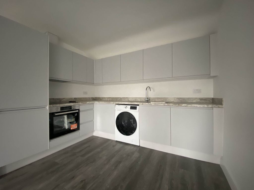 Property photo 3 of 8 Photo