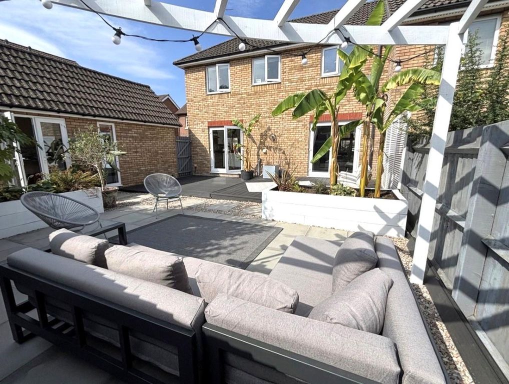 Property photo 2 of 17