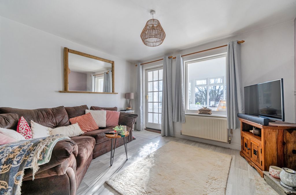 Property photo 3 of 19 1429241-12-69Bacf...