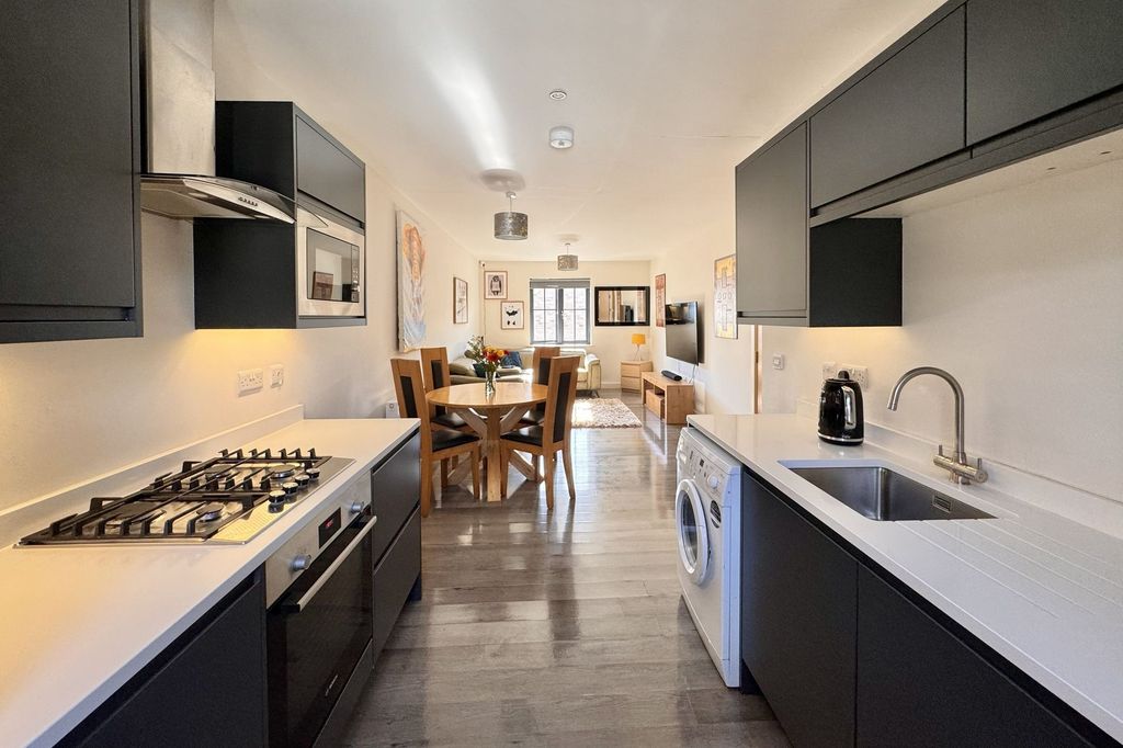Additional image 7 of 2 bed flat for saleSamuel Wood Close, Glossop SK13
