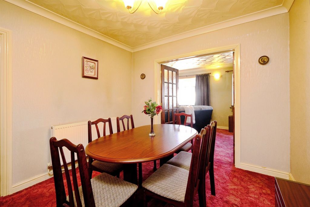 Property photo 2 of 25