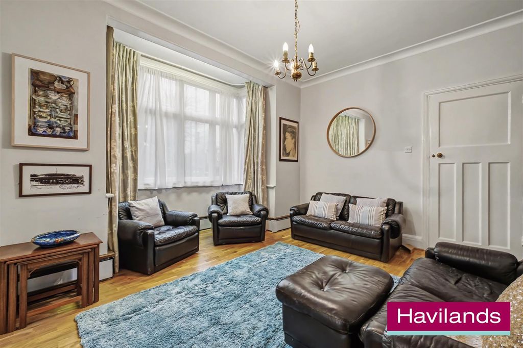 Property photo 2 of 30 Green Lanes N21 2Sg-4.Jpg