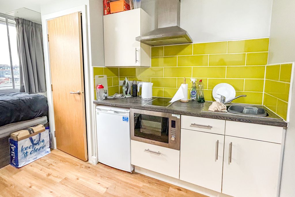 Property photo 3 of 4 312 Maid Marion House, Maid Marion Way, Nottingham, Ng1 6Bj