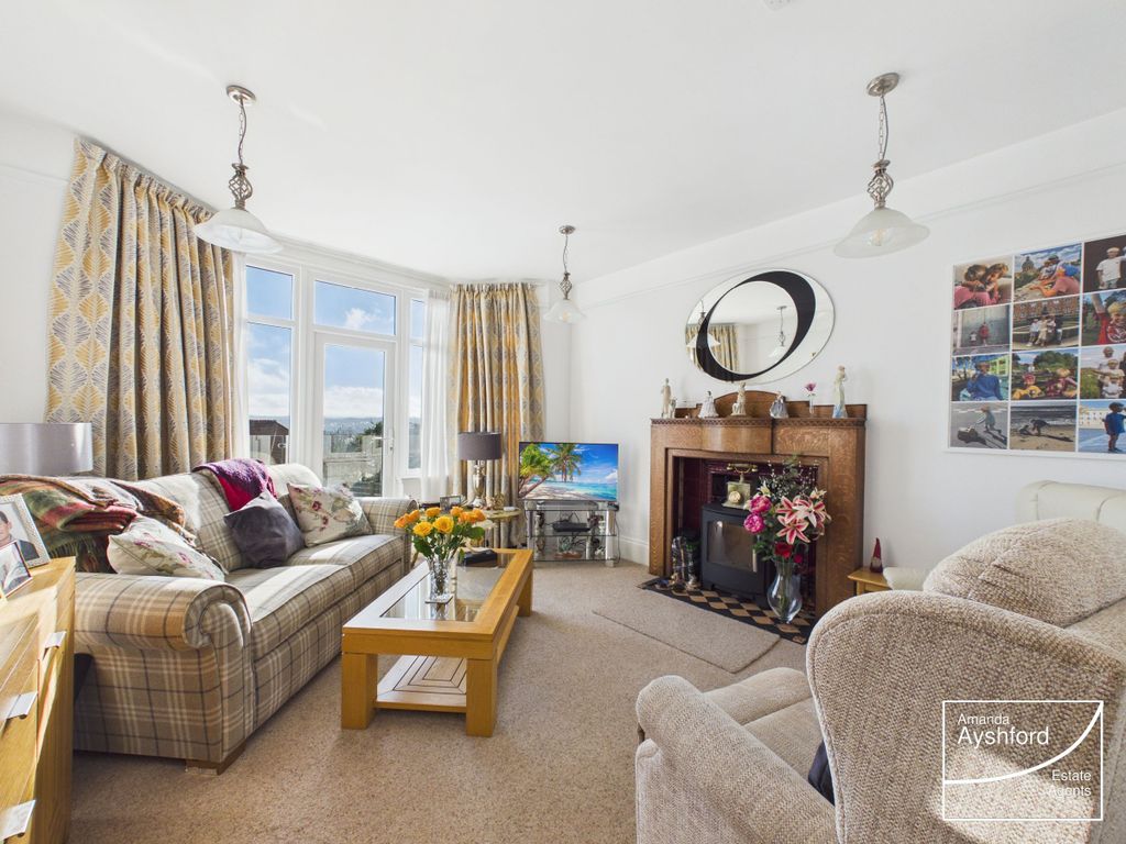 Property photo 3 of 44