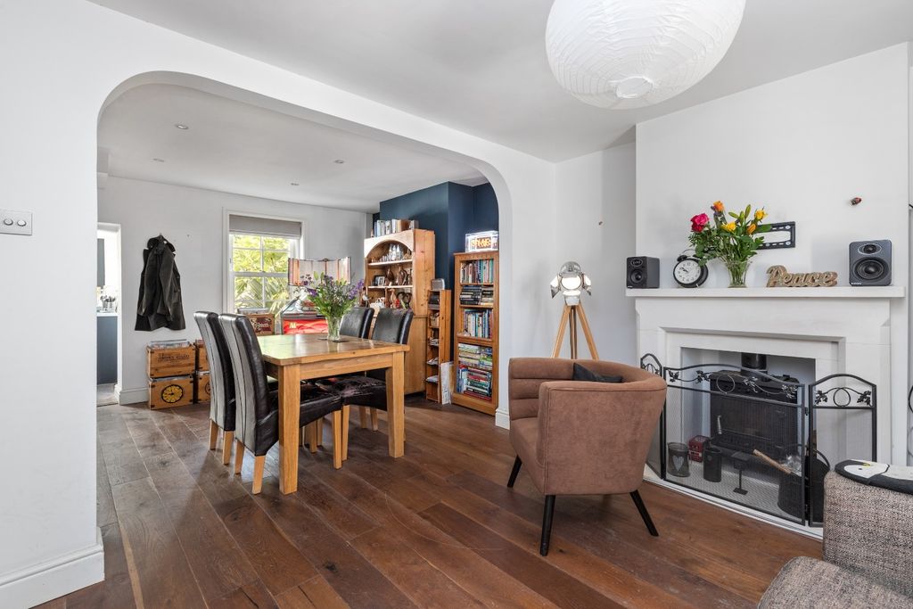 Property photo 2 of 11 4354925