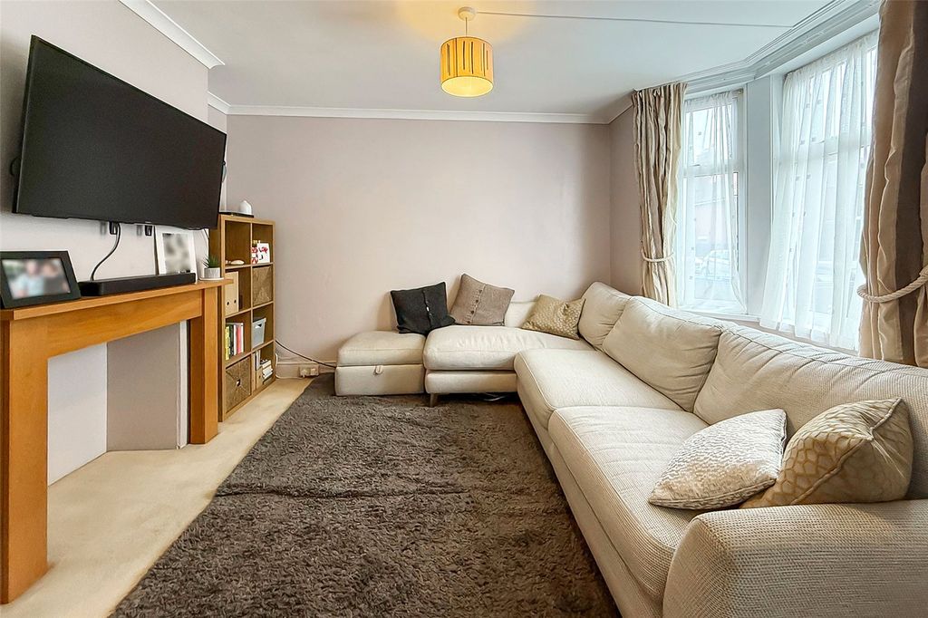 Property photo 2 of 16 Picture No. 11