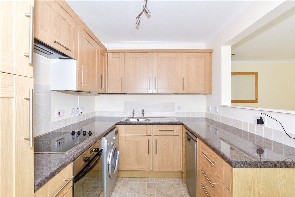 Property photo 3 of 9 Kitchen