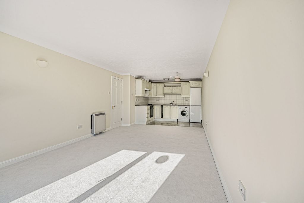 Property photo 3 of 10 7_90086.Jpg