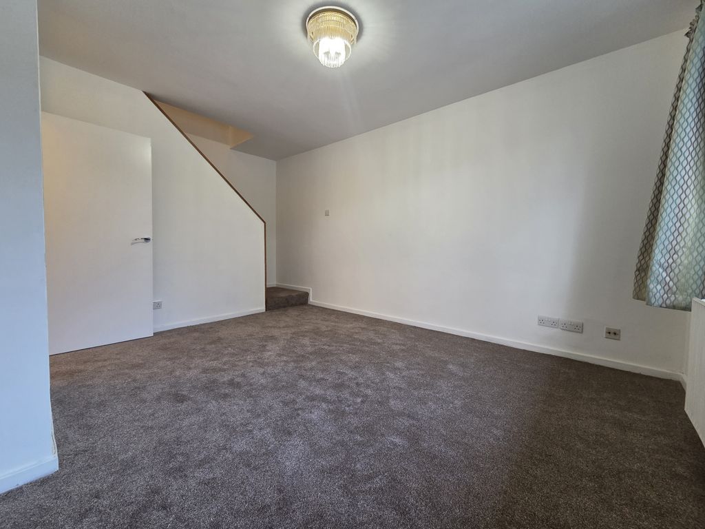 Property photo 3 of 12 Gallery