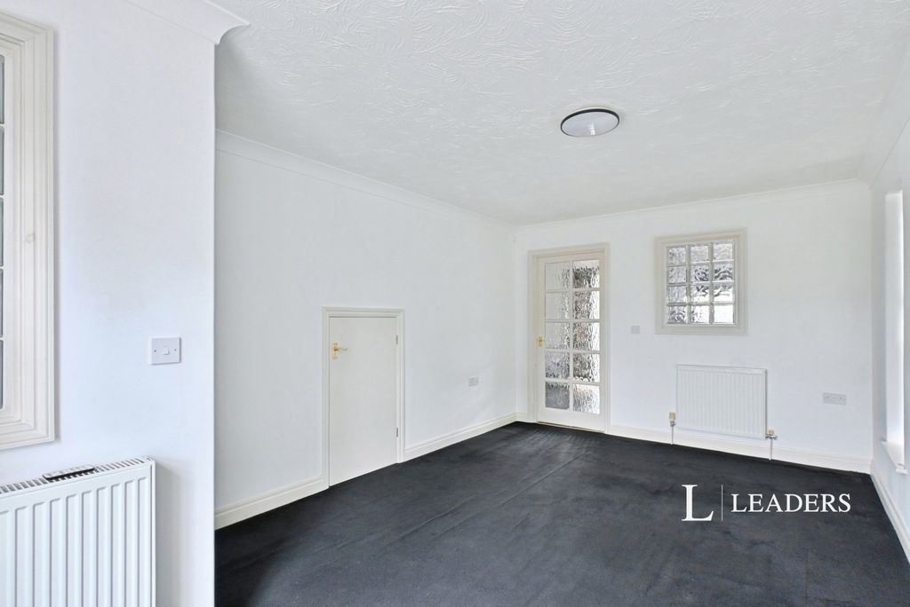 Property photo 3 of 14 Pbox-Img.Jpg
