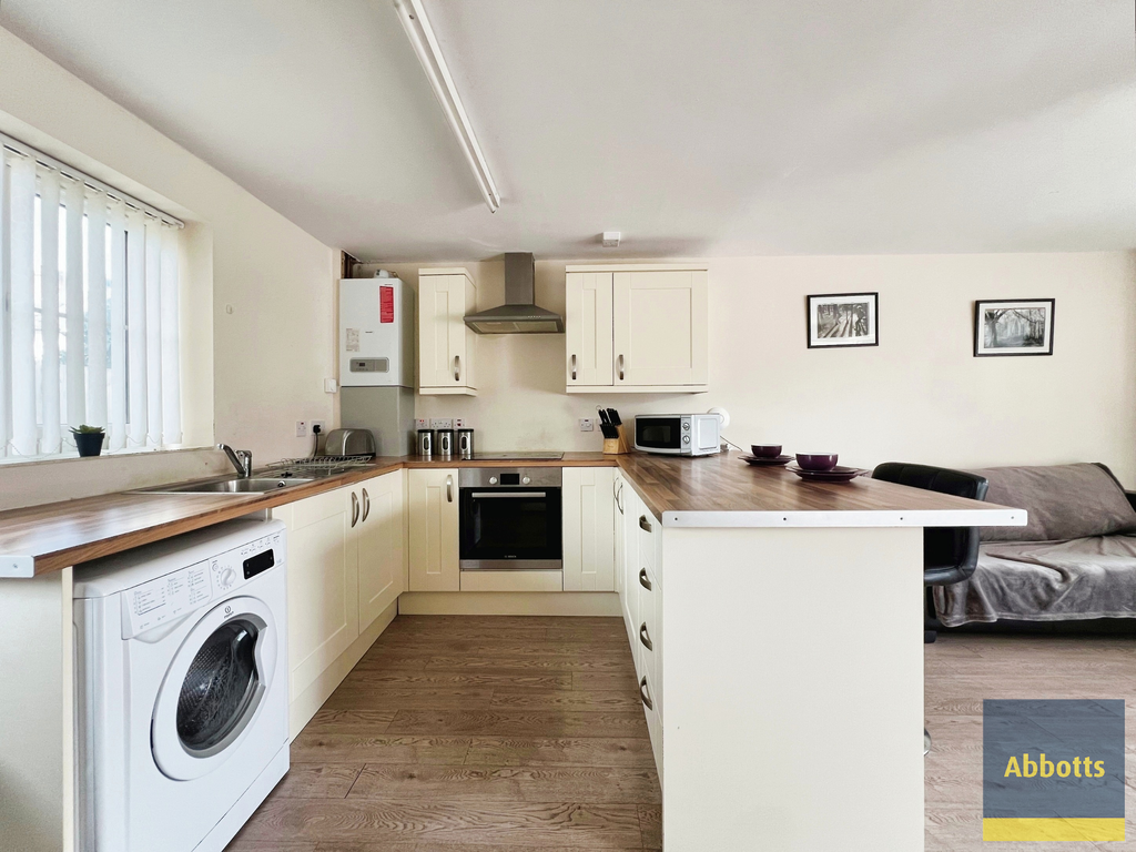 Property photo 3 of 6