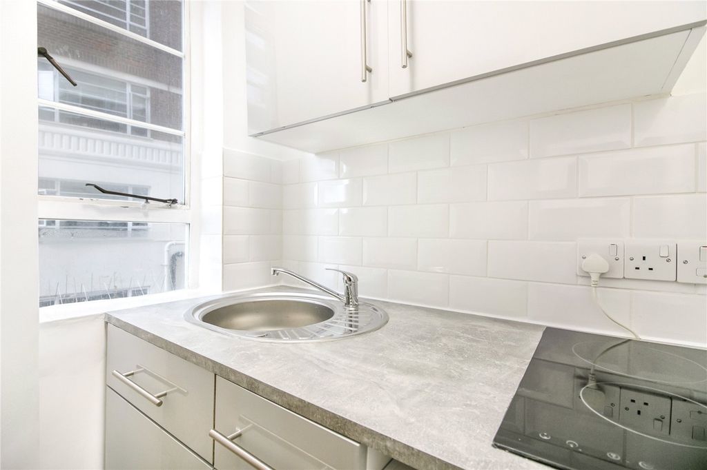 Property photo 3 of 13 Kitchen