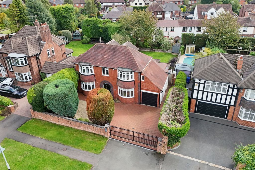 Property photo 1 of 39