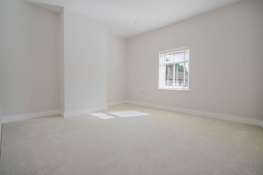 Additional image 5 of 1 bed maisonette for saleVictoria Road, Ascot SL5