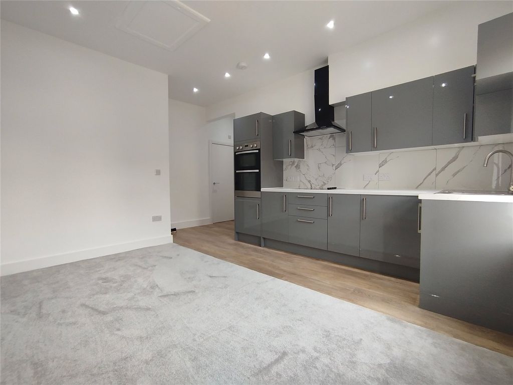 Property photo 2 of 10 Picture No. 26