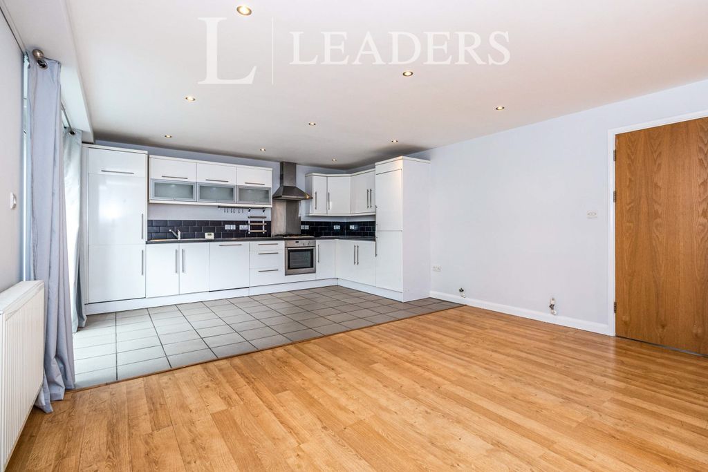 Property photo 3 of 10 3