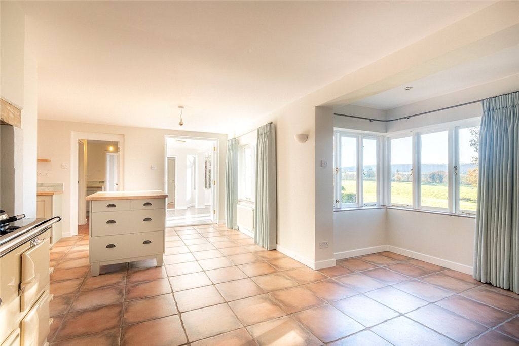 Property photo 3 of 18 Picture No. 04