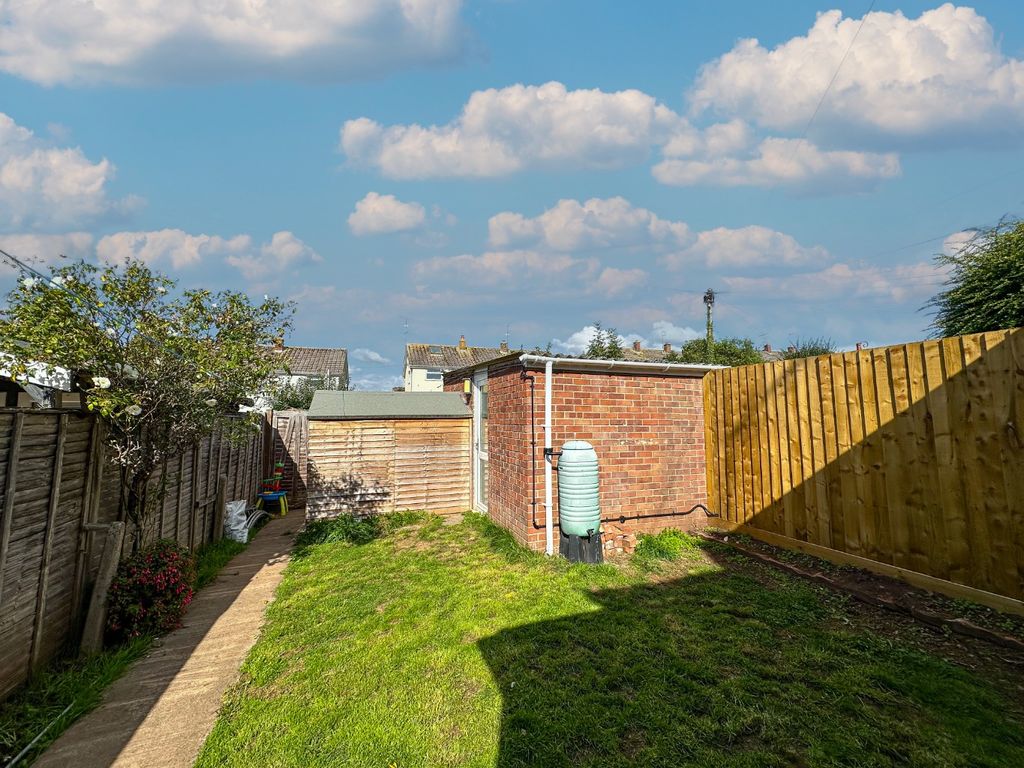 Property photo 2 of 20 4556817