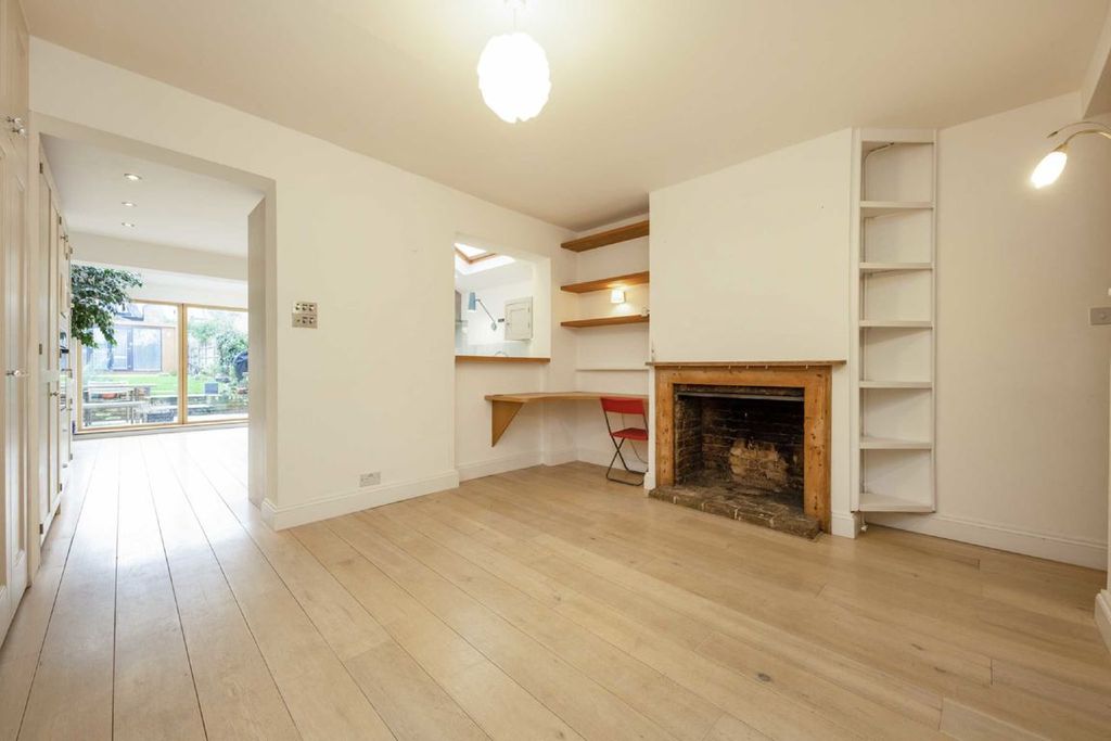 Property photo 3 of 8
