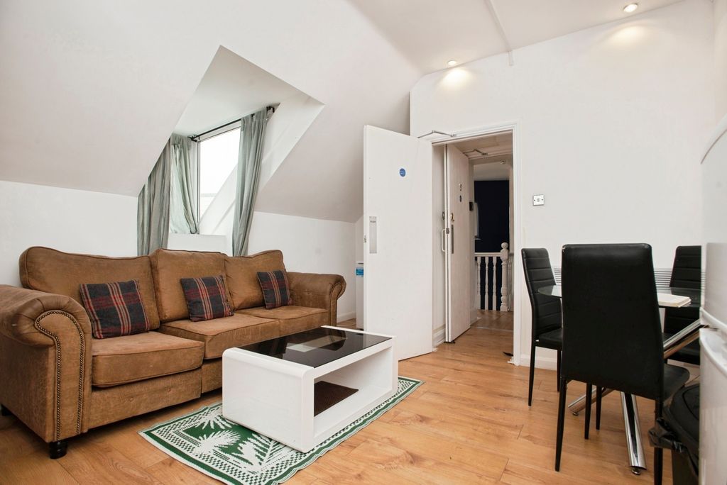 Property photo 3 of 14 Pbox-Img.Jpg