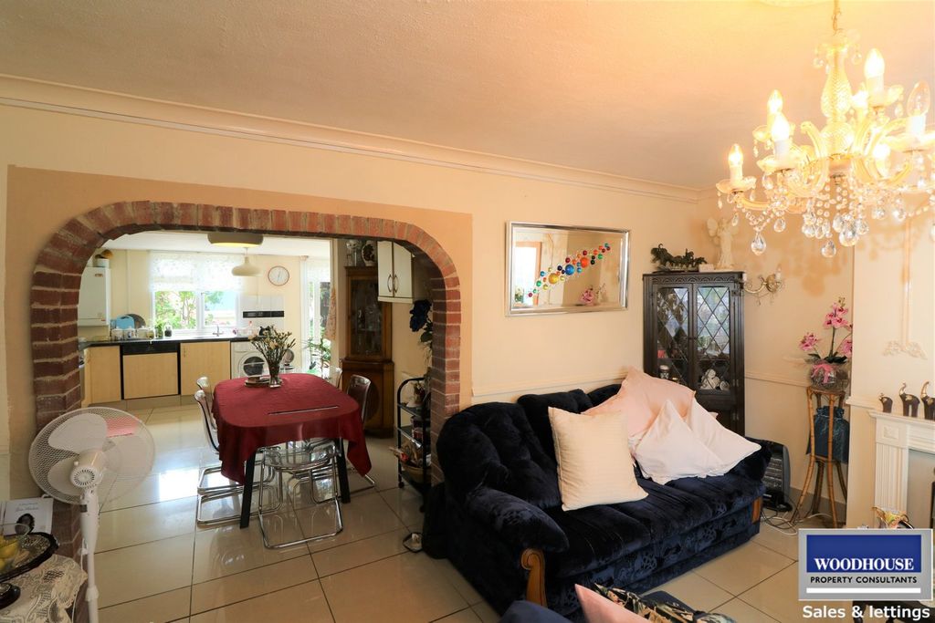 Property photo 2 of 16