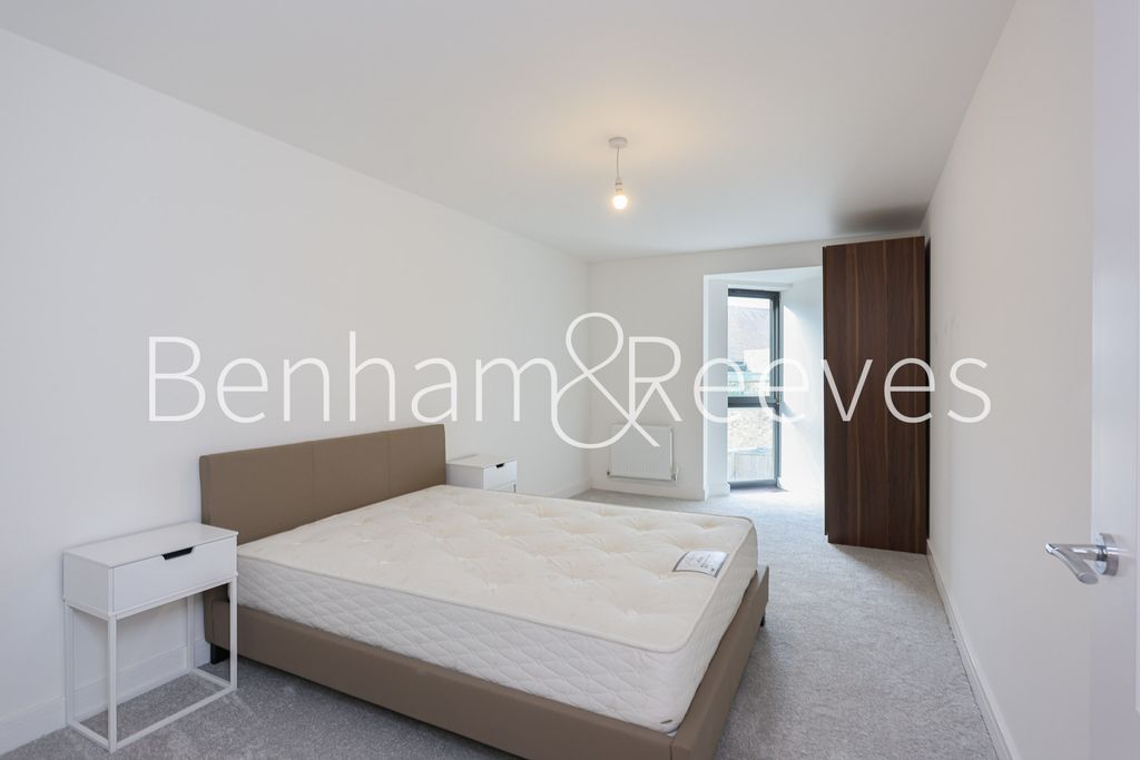 Property photo 3 of 25