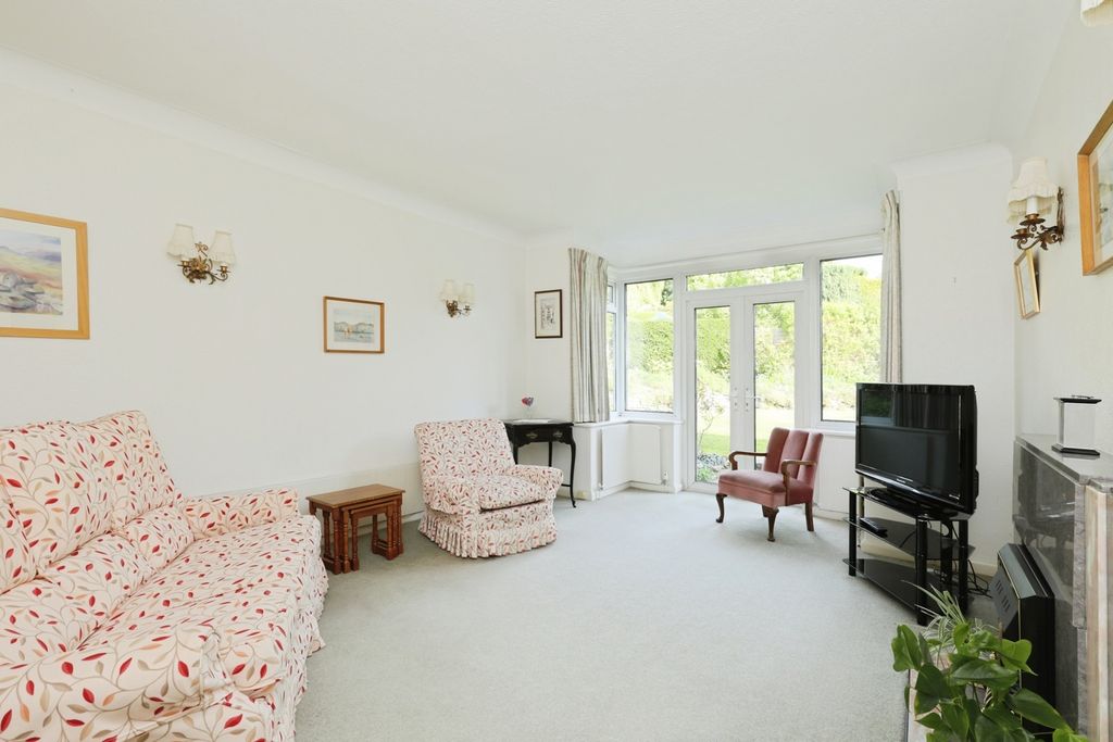 Property photo 3 of 17 Photo