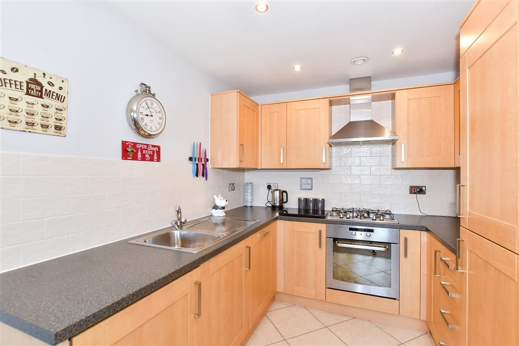 Property photo 1 of 10 Kitchen