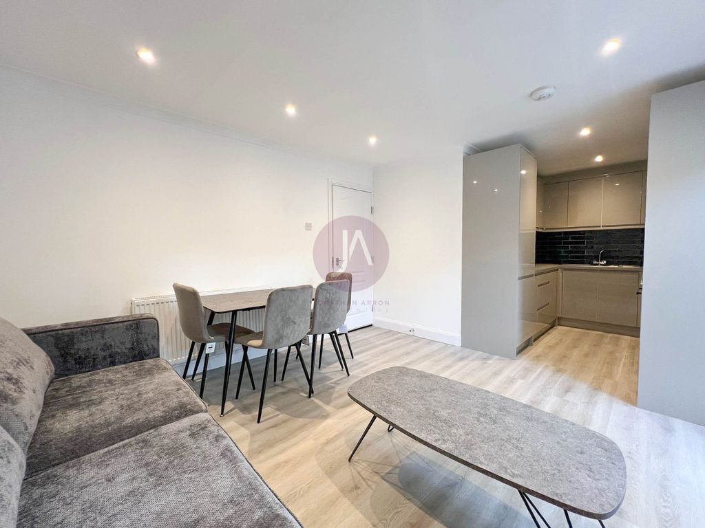 Property photo 2 of 15 Picture No. 24