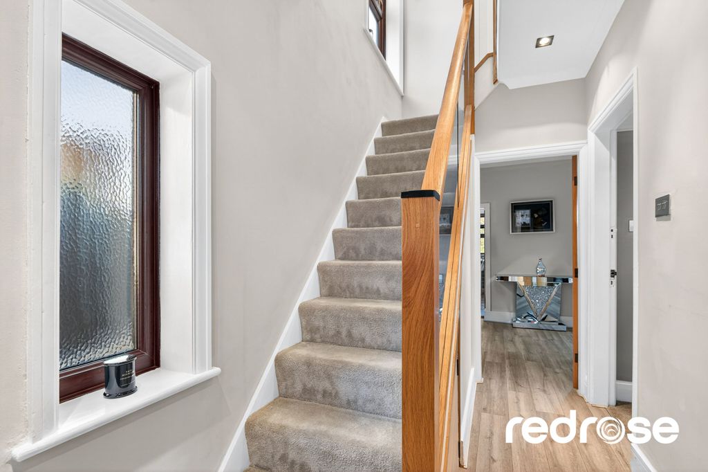 Property photo 2 of 24 Web_33 Clifton Ave - Photos-08