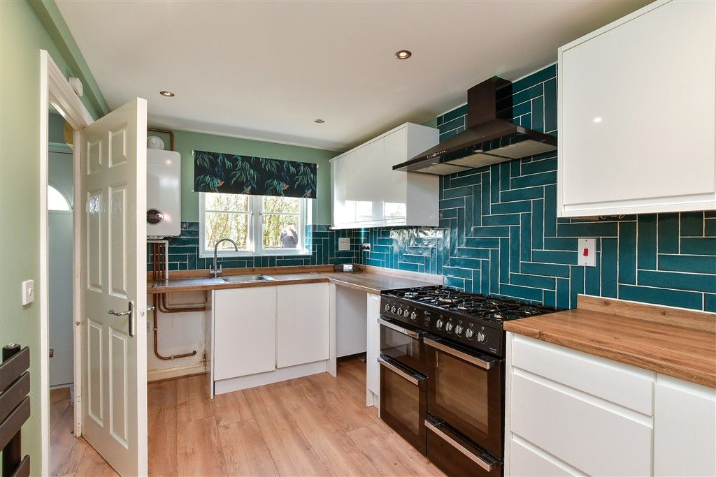 Property photo 2 of 12 Kitchen