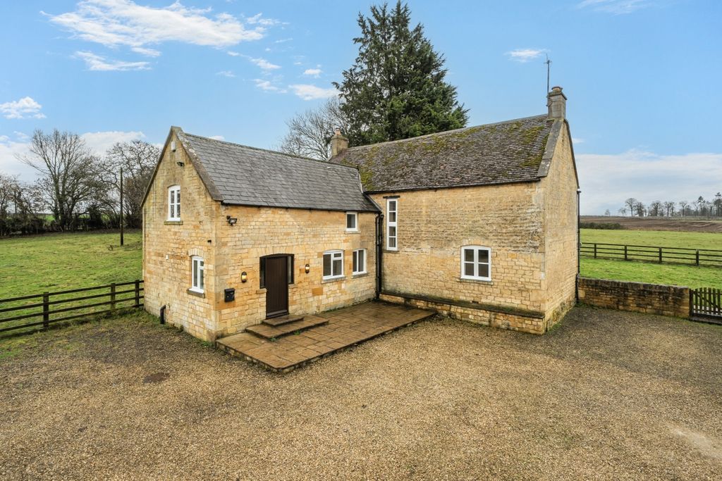 Property photo 1 of 31