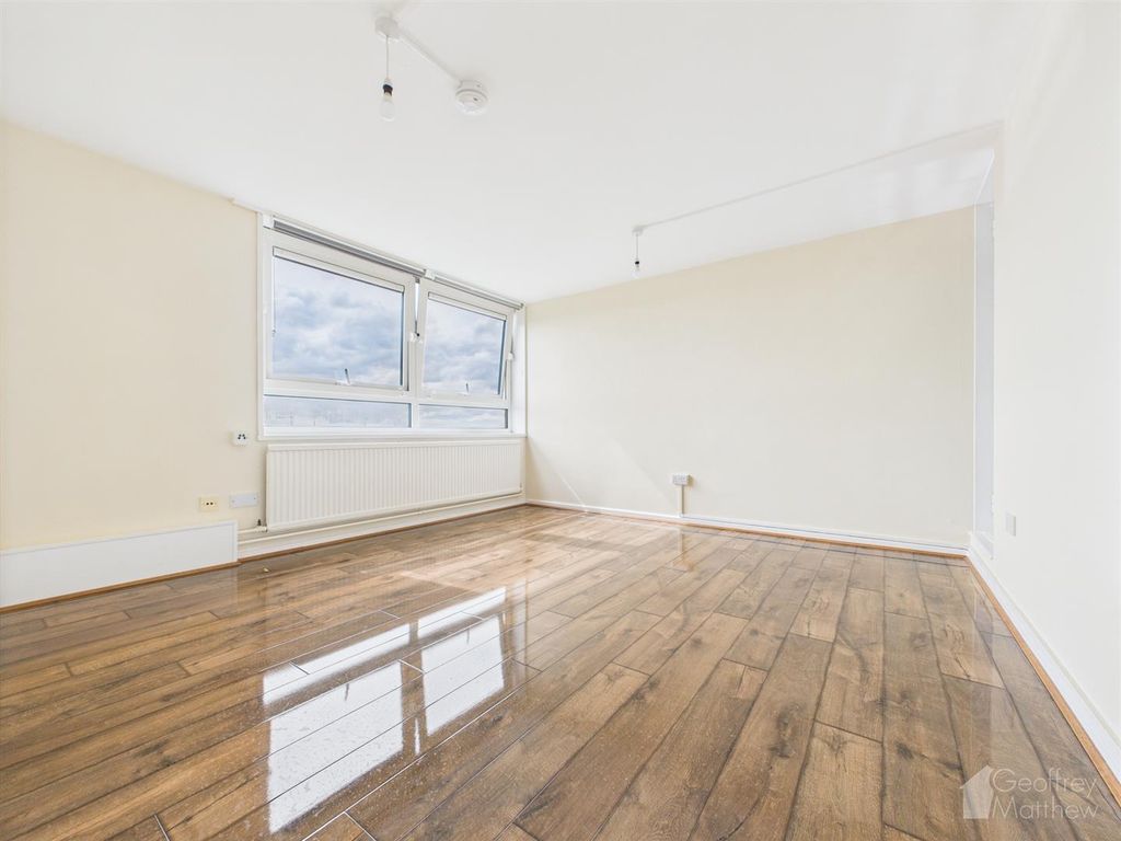 Property photo 1 of 13 Harrow Court 6.Jpg