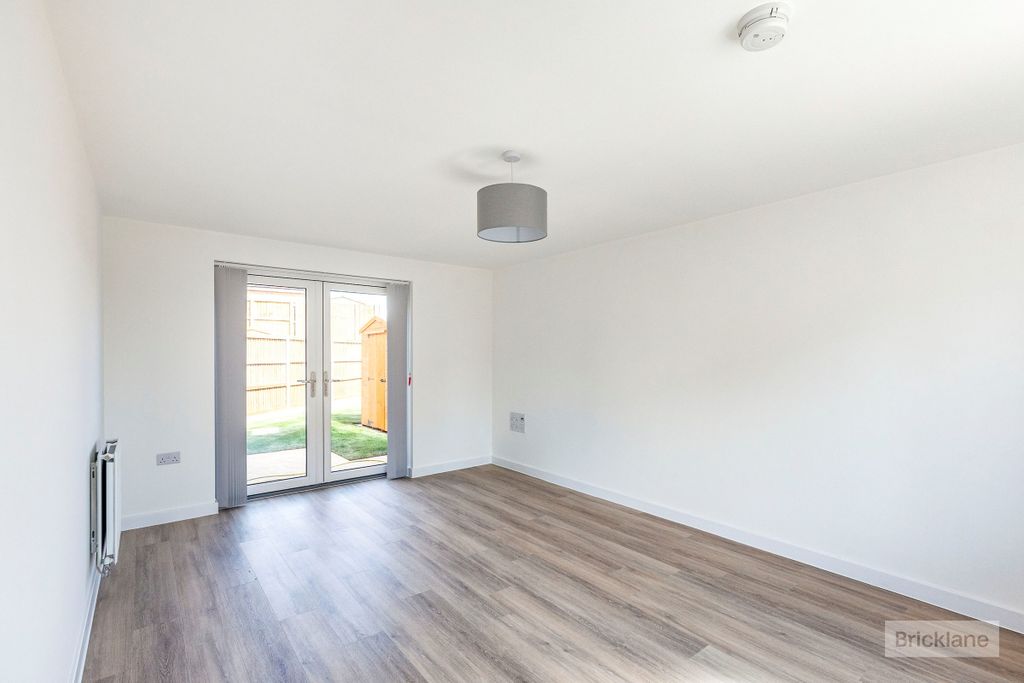 Property photo 3 of 12 Image