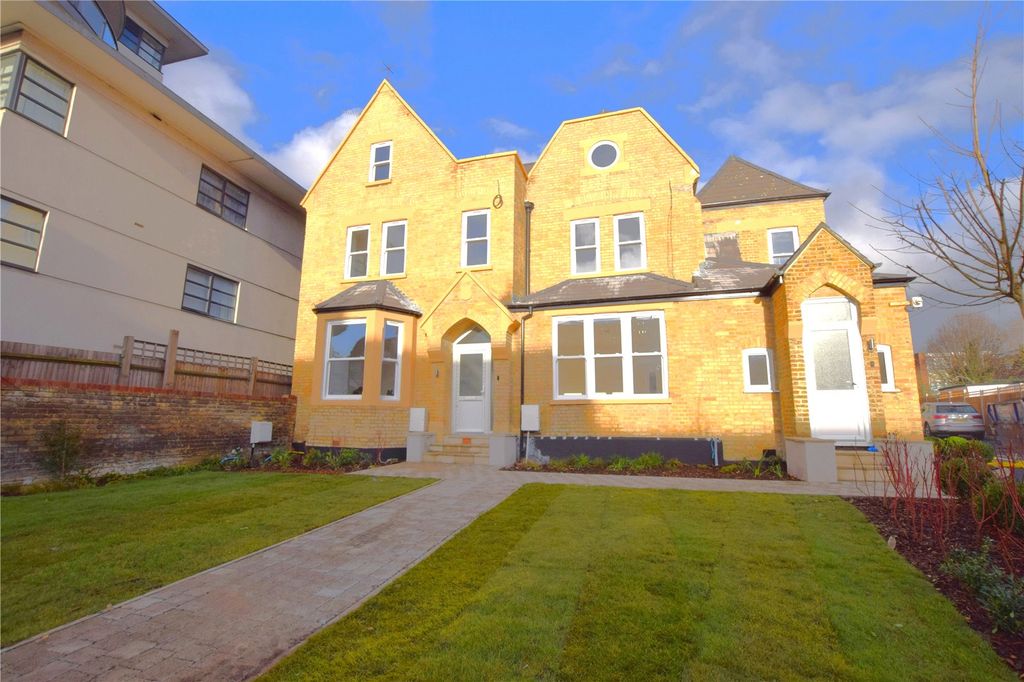 Property photo 1 of 17 Picture No. 02