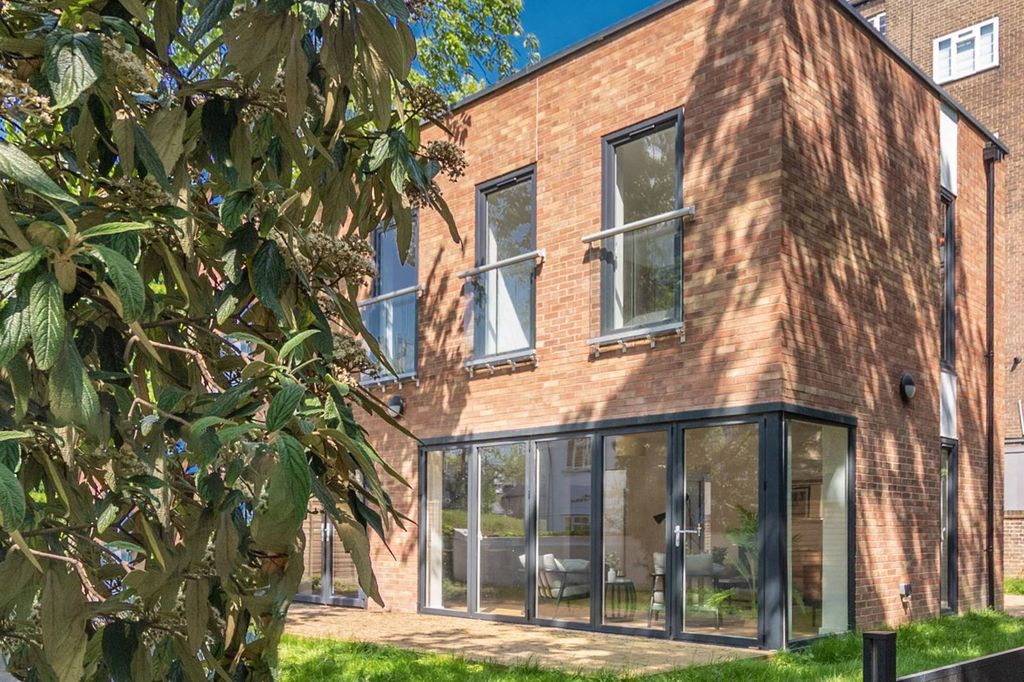 Property photo 1 of 54