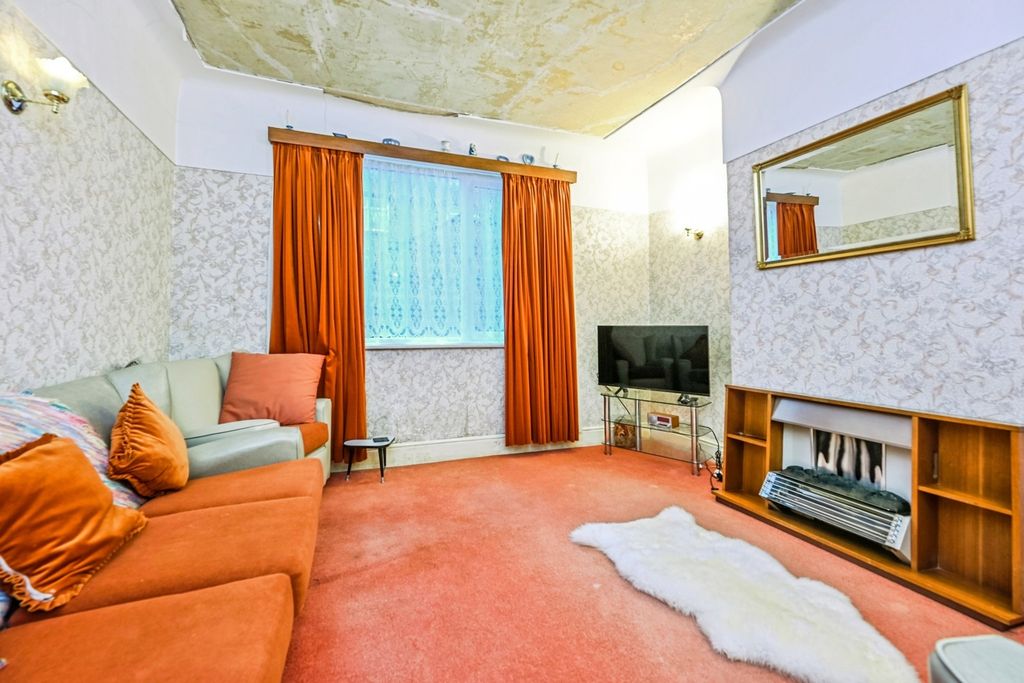 Property photo 2 of 14 Pbox-Img.Jpg