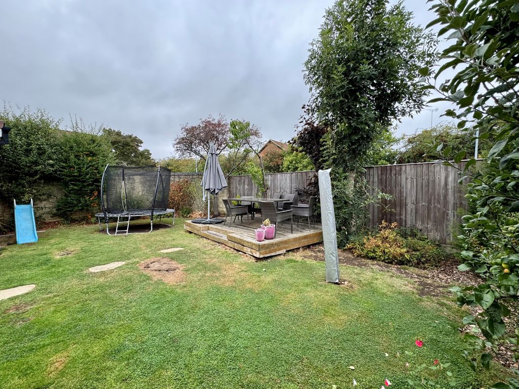 Property photo 2 of 12 Garden2